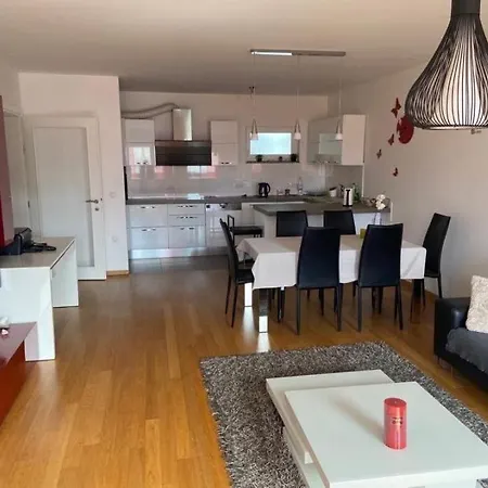 Apartment White-red In