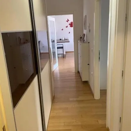 White-red In Apartment *